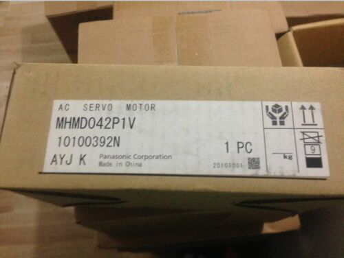 1PC New In Box Panasonic MHMD042P1V Servo Motor Fast Ship