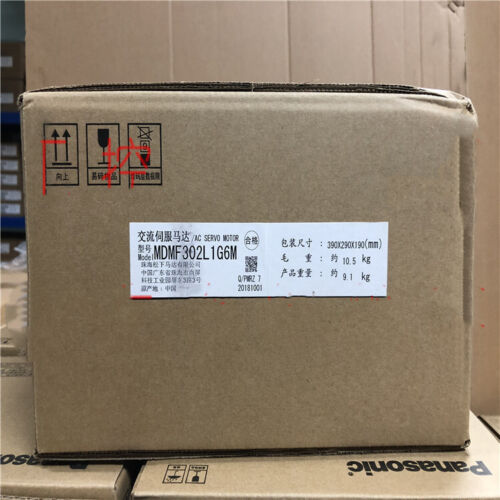 1 STÜCK Neuer Servomotor MDMF302L1G6M von Panasonic über DHL