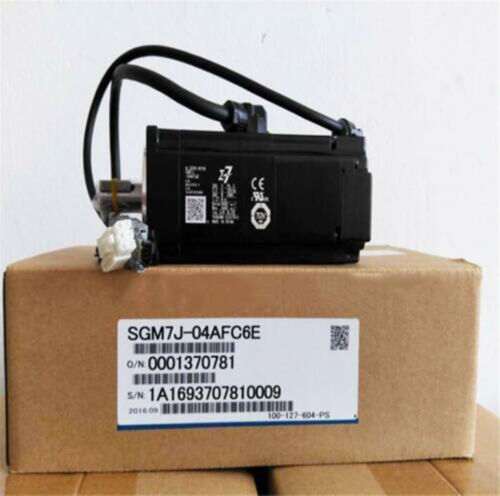 1PC Neuer Yaskawa SGM7J-04AFC6E Servomotor SGM7J04AFC6E Schnelles Schiff